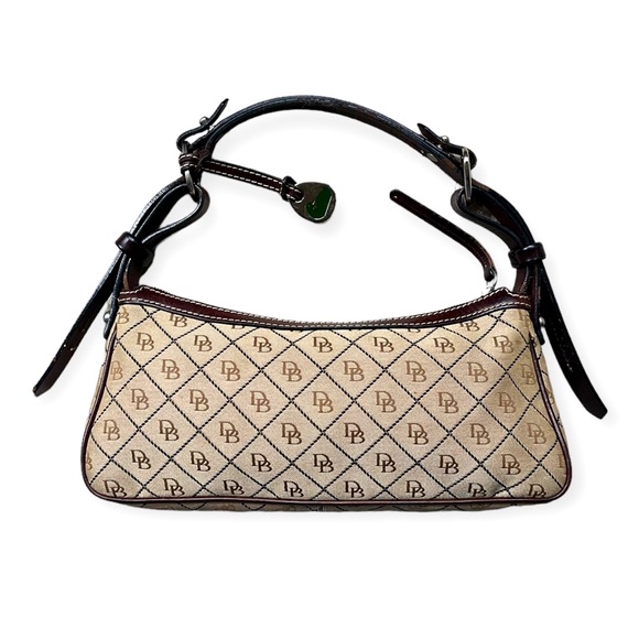 Dooney & Bourke Tan & Brown Signature Logo Maxi Quilt Baguette Shoulder Bag - Picture 1 of 15